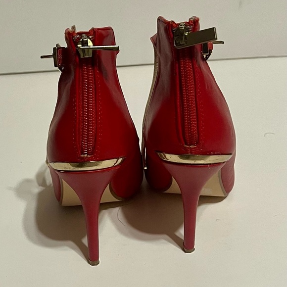 Rouge Ankle Strap Stiletto 4” heals Sz:7 1/2 red gold zipper/buckle - Picture 2 of 6